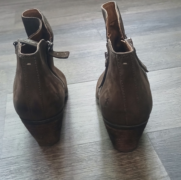 Frye Judith Zip Brown Leather Ankle Booties Size 9.5 M - Picture 12 of 12